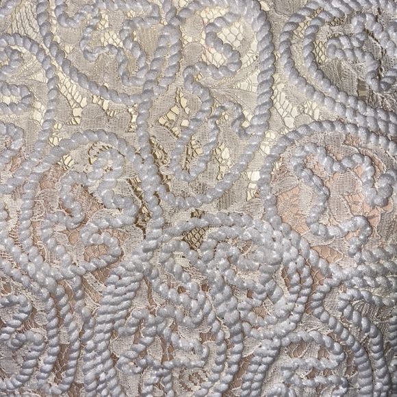 Forever 21 - L - White Soutache Lace Bodycon Dress - Picture 3 of 8